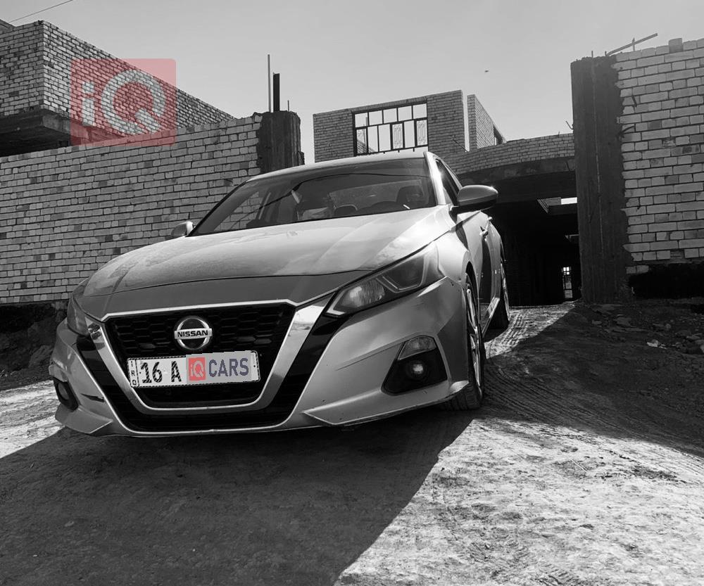 نيسان ألتيما